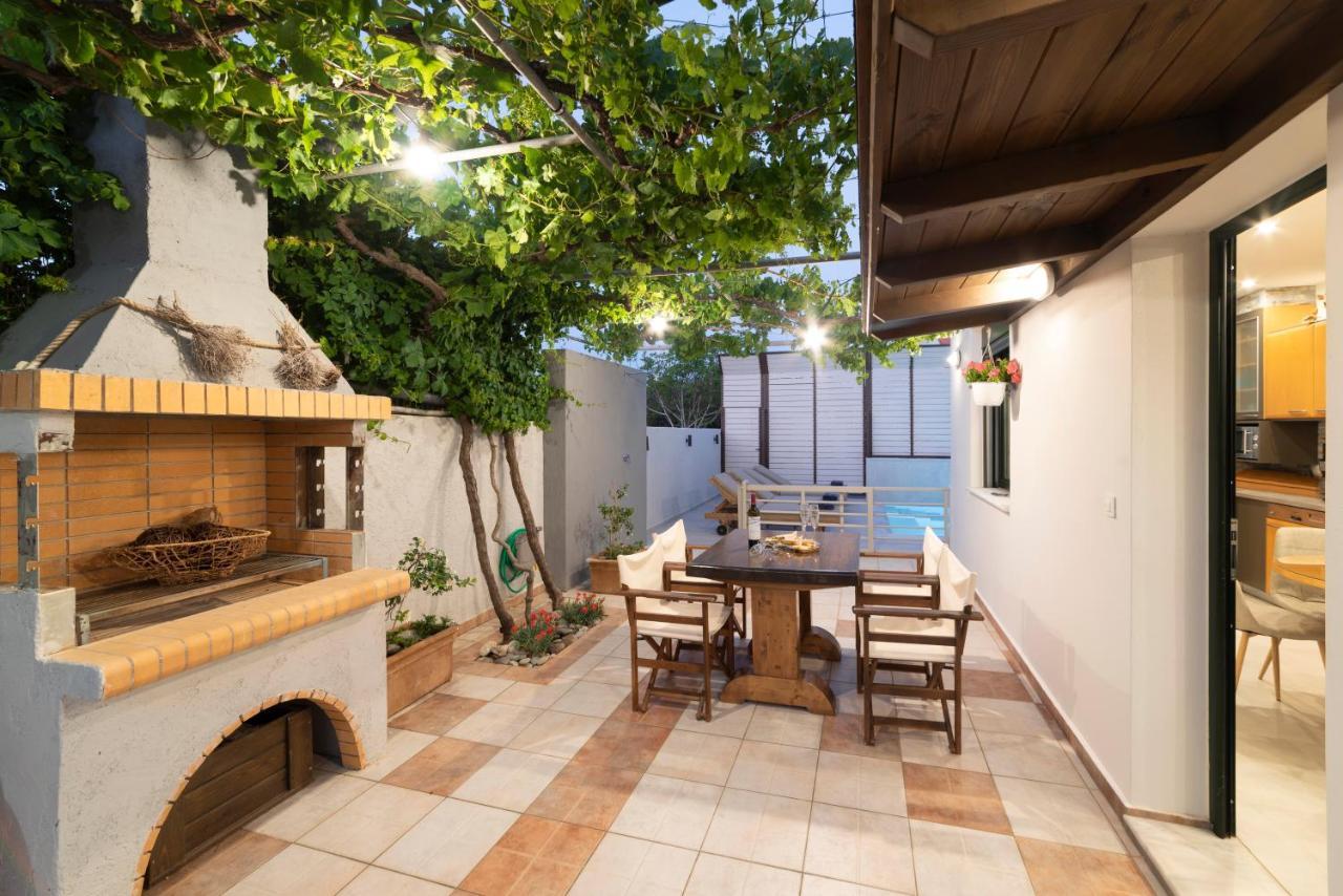 Paradisos Luxury Villas Next To Beach Koutsouras Exterior photo